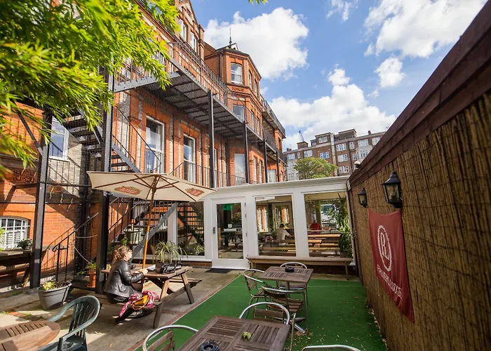 Palmers Lodge Swiss CottageHostel